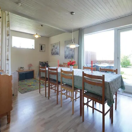 Two-bedroom Holiday In Holiday home Roslev